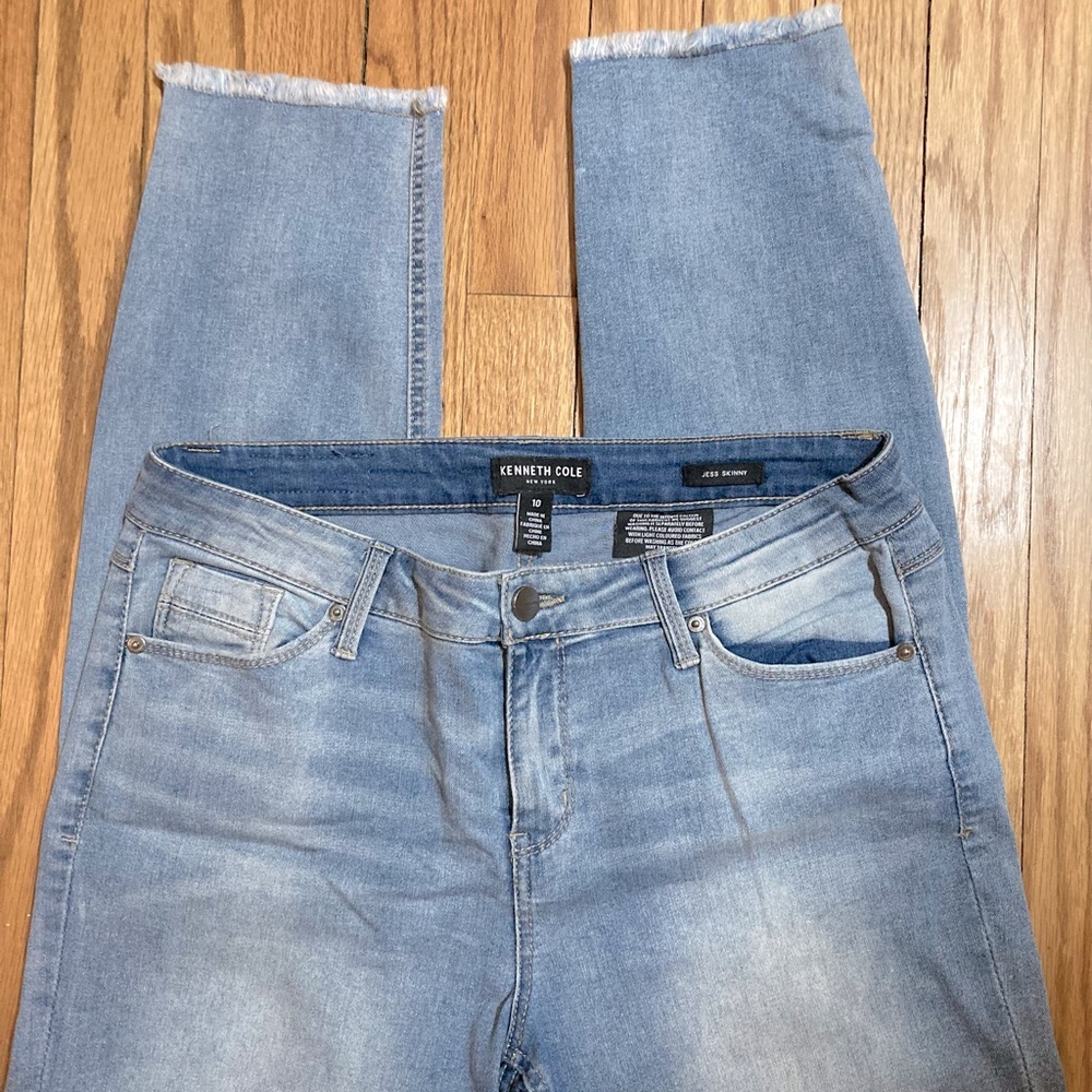 Kenneth Cole ‘Jess Skinny’ Raw Hemmed Ankle Jean - Light Wash, Size 10